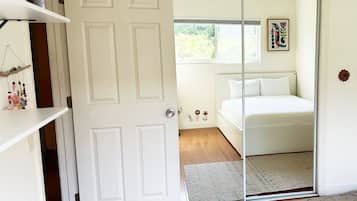 4 bedrooms, desk, travel crib, free WiFi