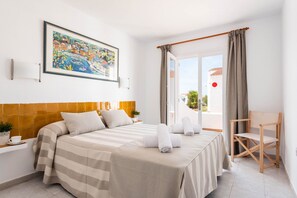 2 chambres, fer et planche Ă repasser, Wi-Fi gratuit, draps fournis
