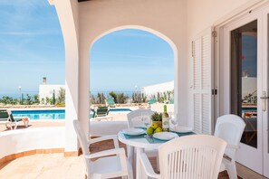 Outdoor dining - Rimar 4, 2 bedroom apartment, Cap d´Artrutx (Cala´n Bosch)