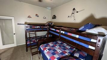 3 bedrooms, desk, travel crib, free WiFi