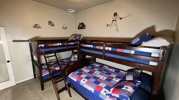 3 chambres, bureau, lit de bébé portatif, accès au Wi-Fi (inclus)