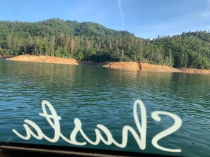 Beach - Luxury at the Lake - Large Lakeview - Game Room    - Shasta Lakeshore Retreat #7 (Lakehead)