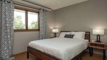 4 Schlafzimmer, Bügeleisen/Bügelbrett, WLAN, Bettwäsche