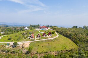 Fachada de la propiedad