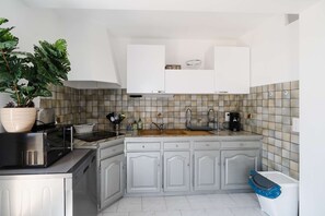 Fridge, microwave, dishwasher, toaster