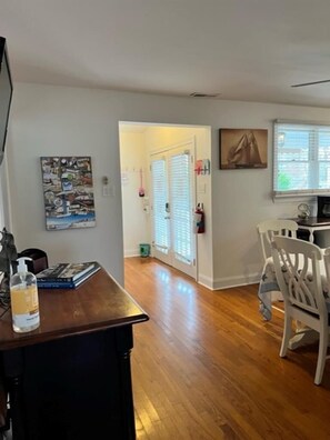 Interior - Large Pet-Friendly Rental with front porch and private backyard in the Heart of Cape May w/ parking! (Cape May)