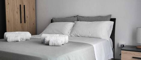 2 chambres, bureau, Wi-Fi gratuit, draps fournis