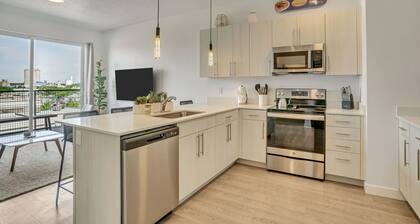 Fancy Downtown SLC + CoWorking 1BR/1BA Sleep 4