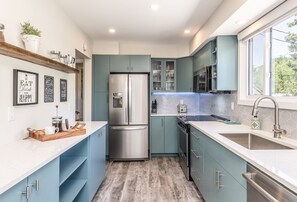 Private kitchen - Luxury mid-century modern gem! (Bloomfield)