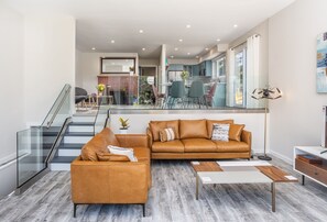 Living area - Luxury mid-century modern gem! (Bloomfield)