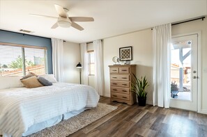 3 bedrooms, desk, free WiFi, bed sheets