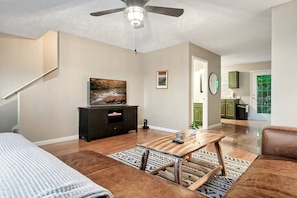 2 bedrooms, iron/ironing board, travel cot, WiFi