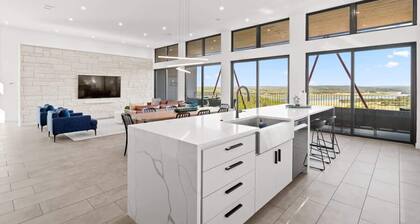 Award-Winning Lakehouse | Pool + Lake Views