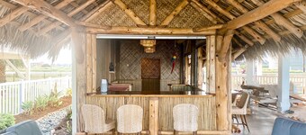 Summer Beachside Retreat I 5BR I TIKI BAR I Sleeps 15 I Ocean Views I Pets