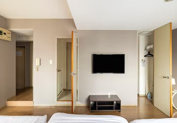 1 chambre, bureau, fer et planche à repasser, Wi-Fi gratuit