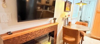 Entire Casita and Cal king bed, sofa bed and kitchen just minutes from Temecula.