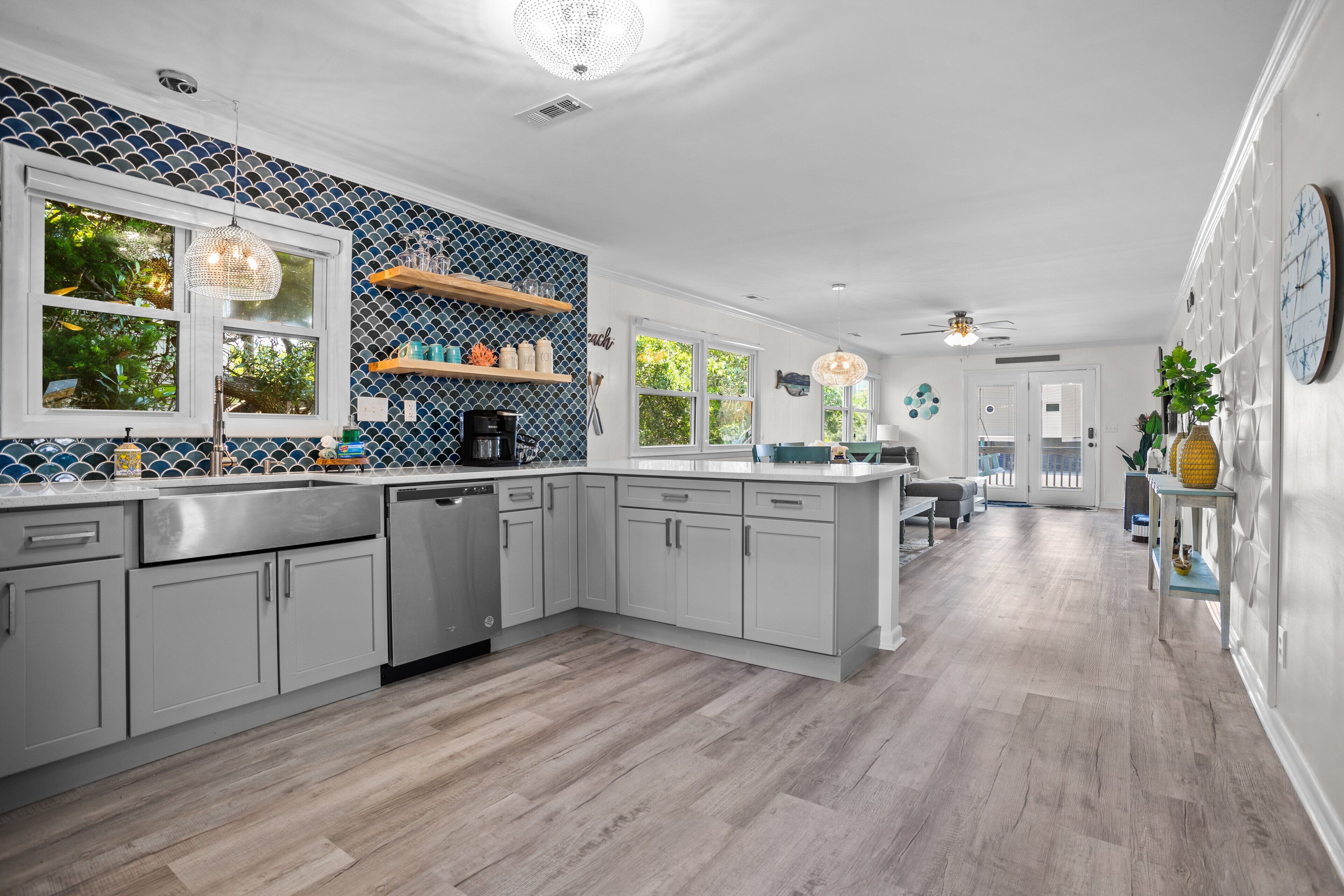 Fridge, microwave, dishwasher, toaster