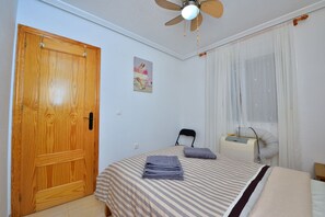 3 quartos, ferros/tábuas de passar roupa, Wi-Fi, roupa de cama