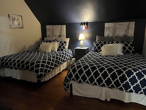 5 Schlafzimmer, Schreibtisch, kostenloses WLAN, Bettwäsche