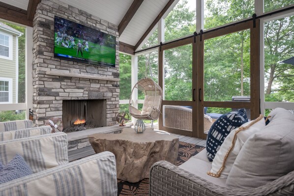 Interior - WATER VIEW@MarinaResort w/ POOL + LARGE SunRoom & Patio (South Haven)