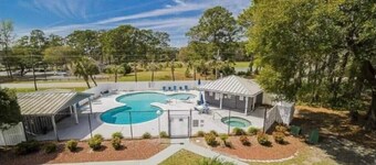 Family-Friendly Calabash Condo Close to Beach with Pool!