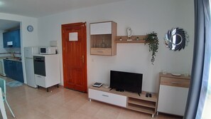 Fridge, microwave, oven, stovetop - Casa Manba, terrace, pool and wifi (Corralejo)