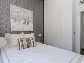 3 bedrooms, iron/ironing board, WiFi, bed sheets - Magnificent apartment with balconies and views of the Cathedral II (Málaga)