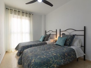 2 bedrooms, iron/ironing board, internet, bed sheets
