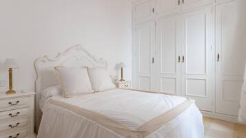2 chambres, fer et planche Ă  repasser, accĂšs Internet, draps fournis