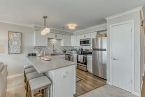 Fridge, microwave, oven, stovetop - Oceanfront 3rd floor Balcony 2 blocks to Turnaround-Work Remotely (Seaside)