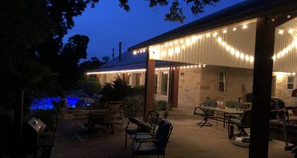 Colorado River TX, Boat ramp, Fishing, paddling, Pool, BBQ, Round Top, La Grange