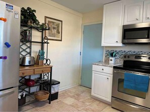 Fridge, oven