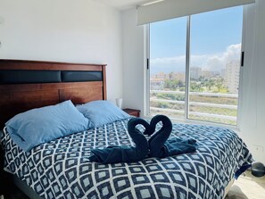 3 makuuhuonetta, silitysrauta/-lauta, ilmainen Wi-Fi, vuodevaatteet