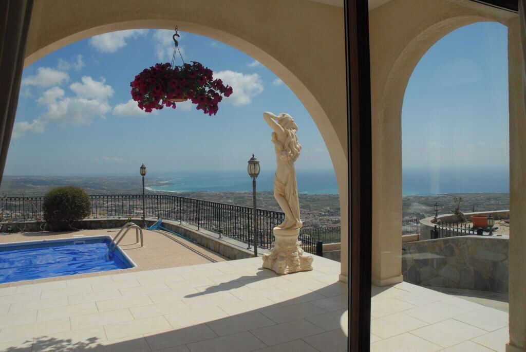 室外游泳池，恒 温泳池