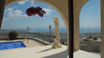 Piscine extérieure, piscine chauffée