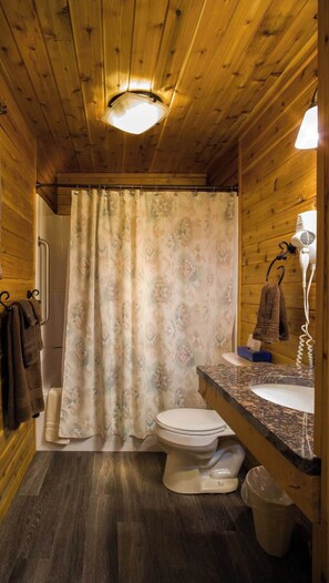 Hårtork och handdukar