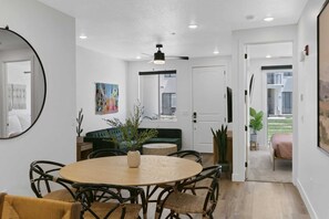 คอนโด, 3 ห้องนอน | ร้านอาหาร