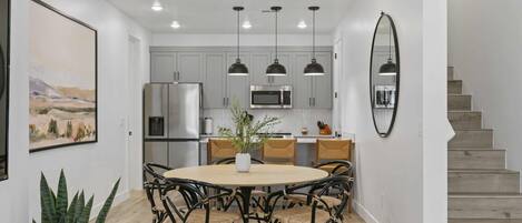 Condo, 3 Bedrooms | Private kitchen | Fridge, oven, coffee/tea maker, toaster