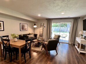 智能電視、書籍