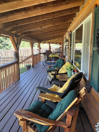 Two Bears Cabin: Secluded Mountain Retreat near Lake Isabel.