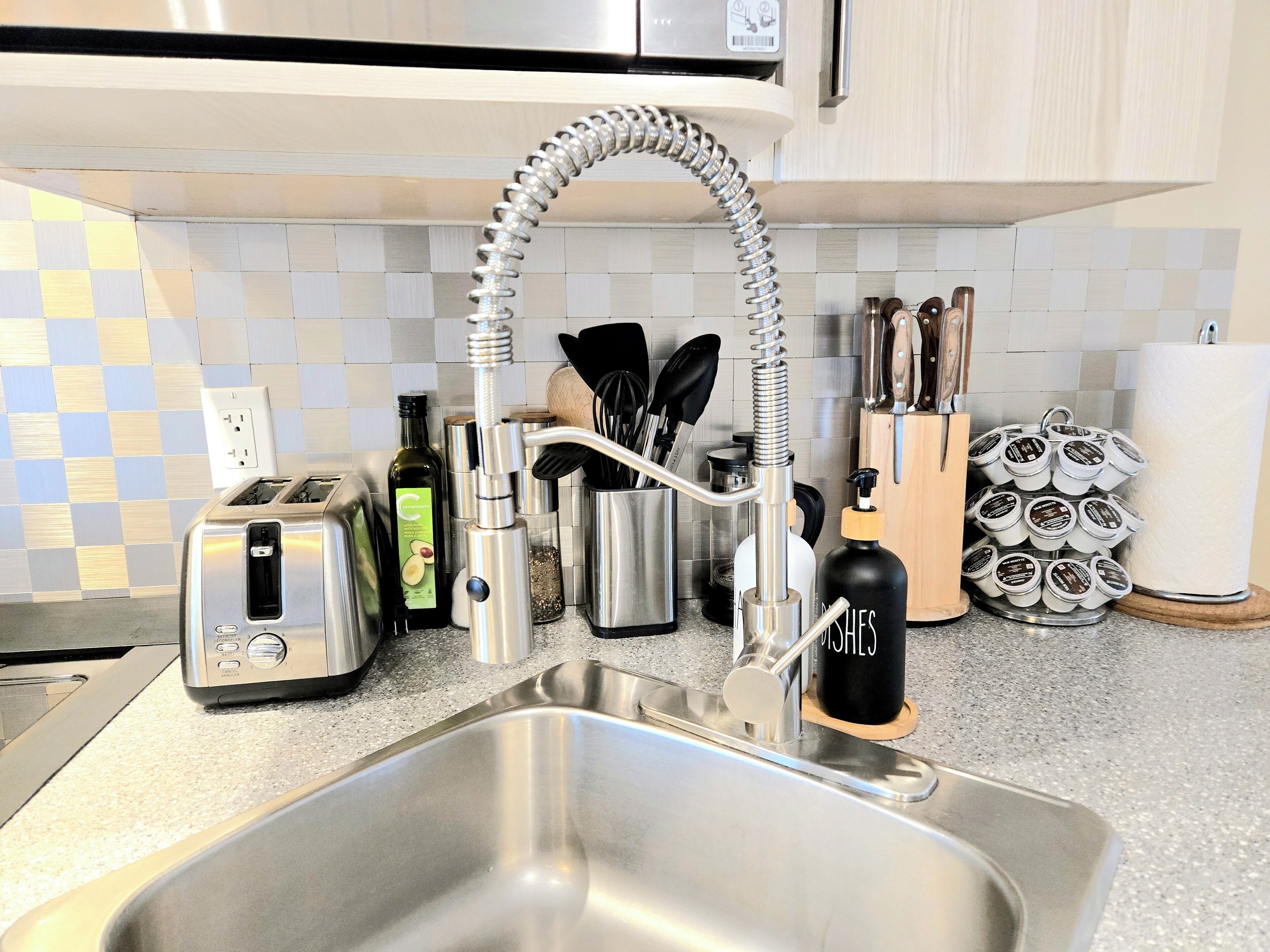 雪櫃、微波爐、焗爐、爐具