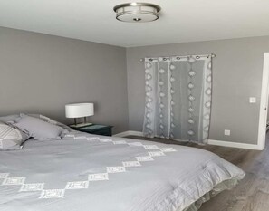 1 habitación, tabla de planchar con plancha, wifi y ropa de cama