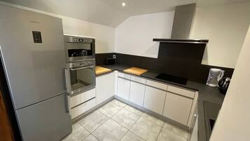 Réfrigérateur, micro-ondes, lave-vaisselle