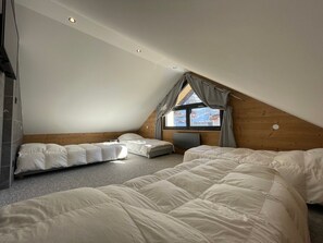 4 室のベッドルーム、WiFi (無料)
