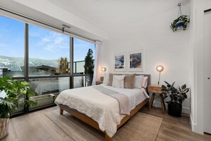 2 soverom, skrivebord, strykejern/-brett og wi-fi (inkludert)