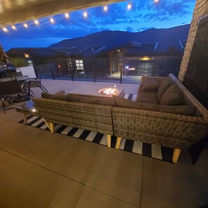 Terrace/patio - Luxury 2bed/2bath, steps from the lake.
Pet Friendly (Kelowna)