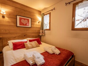 3 bedrooms, WiFi - Duplex 4 rooms, 8 people, pets allowed, fireplace (Valloire)