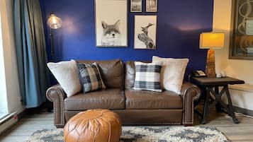 Smart TV, Netflix, Hulu, streaming services