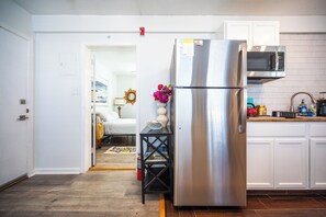 Fridge, microwave, oven, stovetop - HoneyBee Loft in Best Downtown area nestled between High-End Residential (Sarasota)