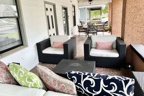 Terrace/patio - 2 Miles From World Cup! Close to Breweries/Food & the new Belt-line (Atlanta)